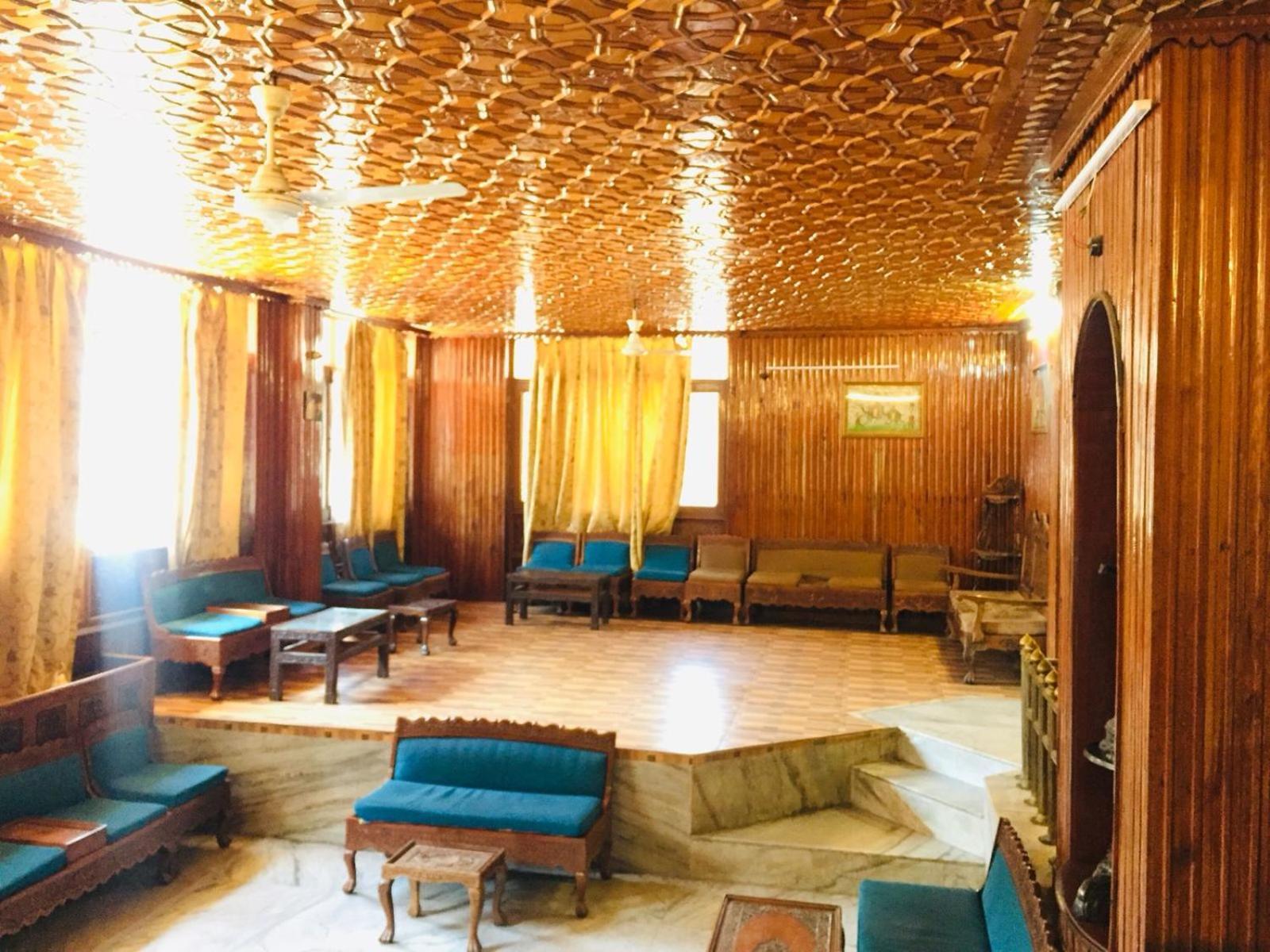 Kashmir Hill Town Hotel Srinagar  Bagian luar foto