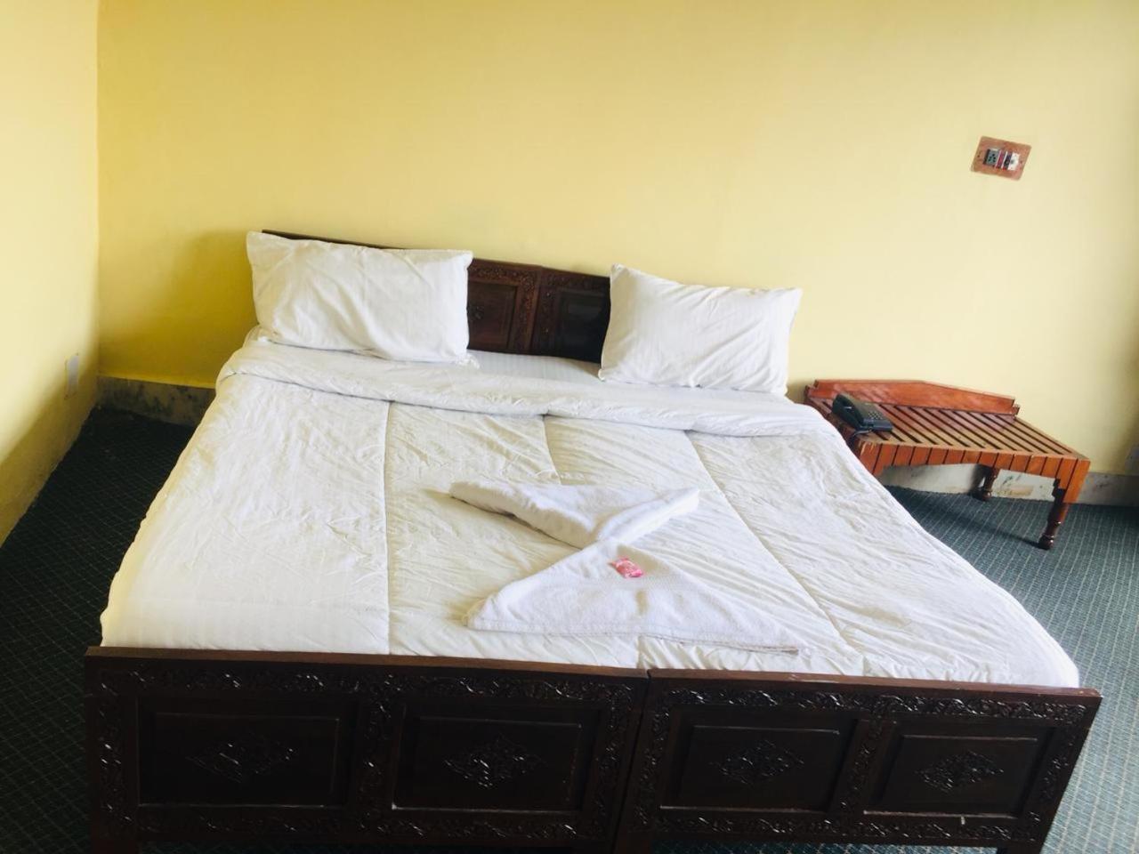 Kashmir Hill Town Hotel Srinagar  Bagian luar foto