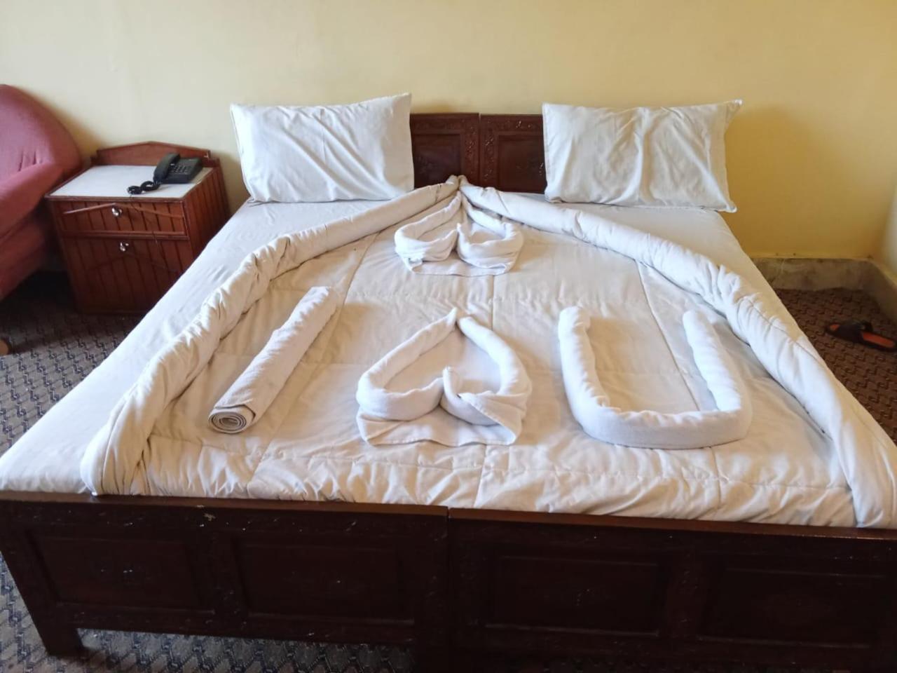 Kashmir Hill Town Hotel Srinagar  Bagian luar foto