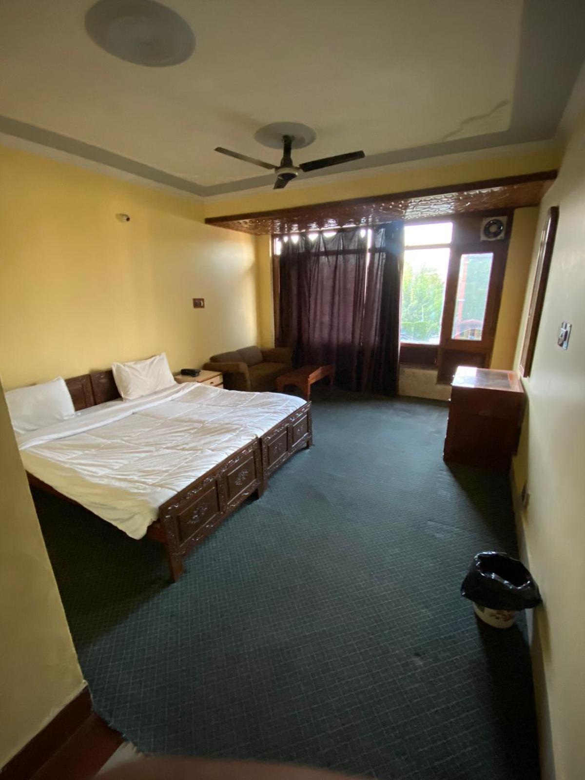 Kashmir Hill Town Hotel Srinagar  Bagian luar foto